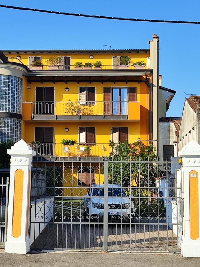 Lovely Casa Paola Villlafranca Centro Zimmer Rooms Villafranca di Verona Buitenkant foto